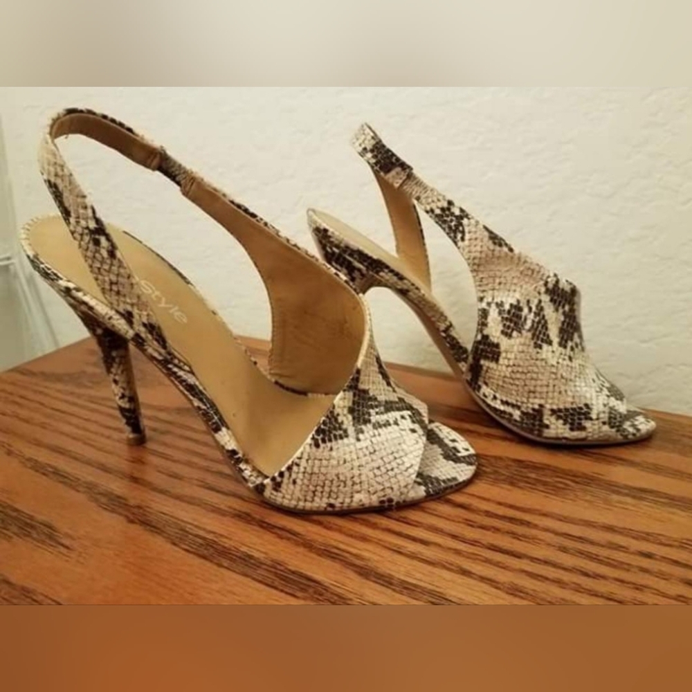 Nine West special edition Python D'orsay pumps size 7M